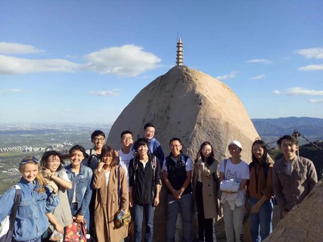 20200602159108530275107528.jpg 登高望远爱国情凤凰岭主题教育活动-文中图.jpg